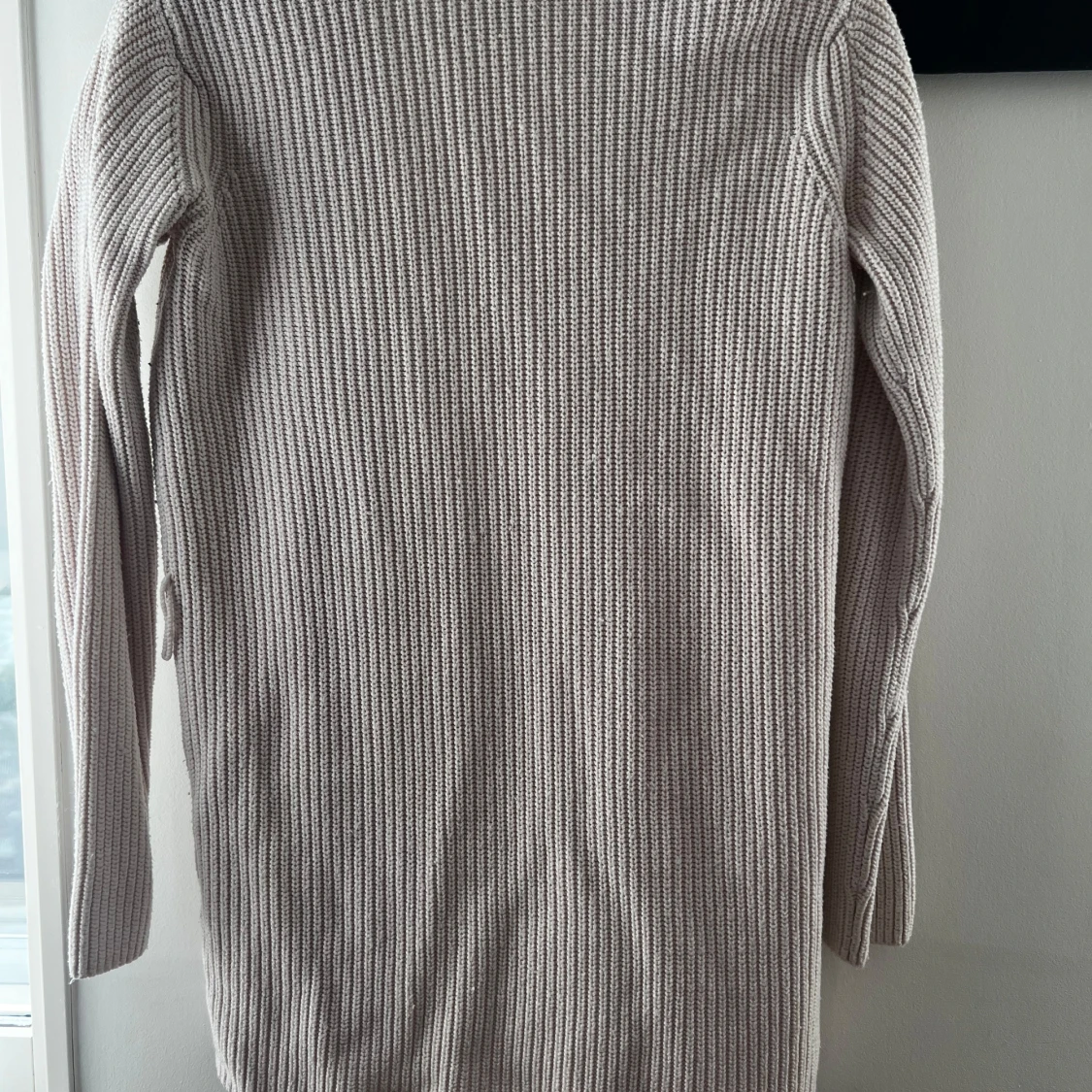 Beige stickad kofta från Lindex - 1