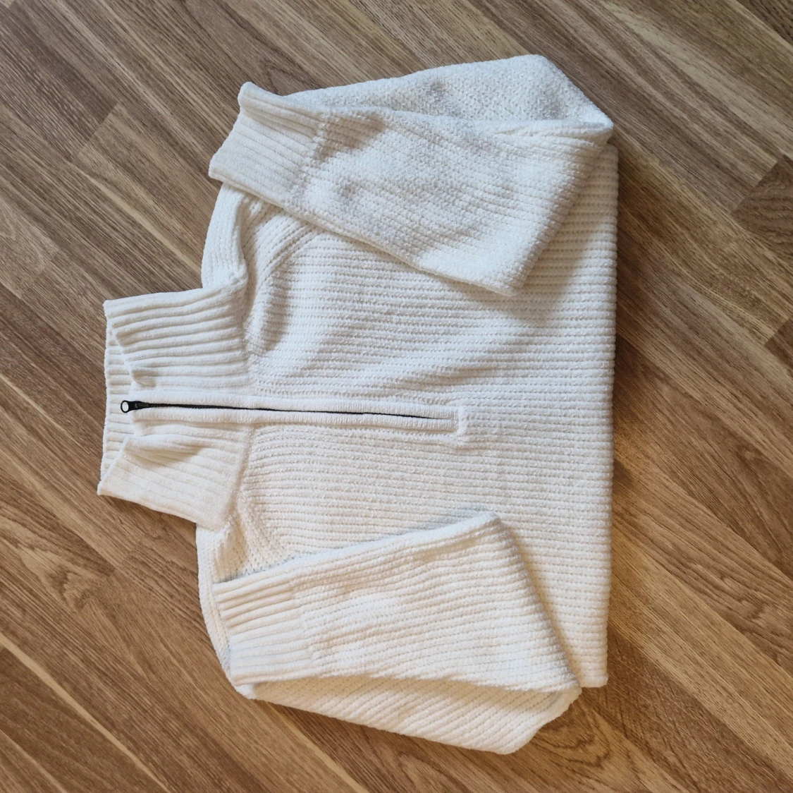 Tröja köpt på Intersport - 1