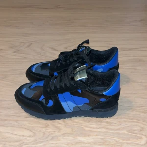Valentino rockrunner - Helt sprillans nya Valentino’s storlek 41. 