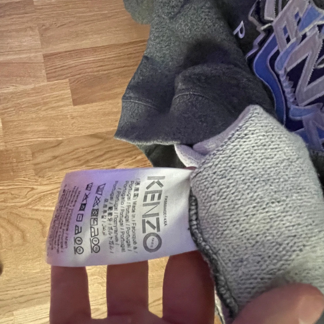 Grå sweatshirt med tigertryck från Kenzo - 3