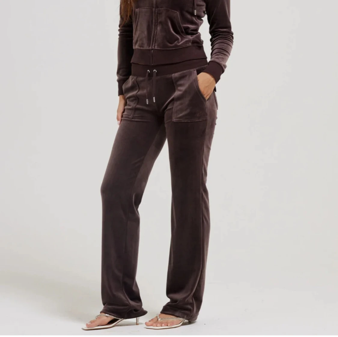 Bruna velourbyxor från Juicy Couture