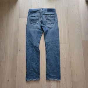 Custom Levi's 501 - Riktigt feta custom Levi's 501or! Inga skador, passar W30L32.