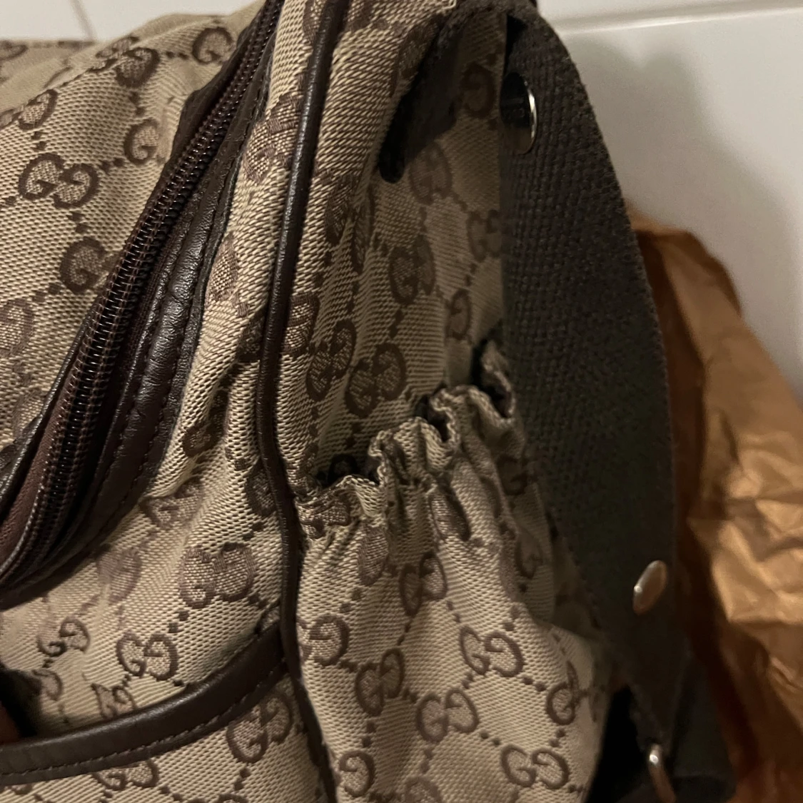 Beige axelväska G-mönster - 4