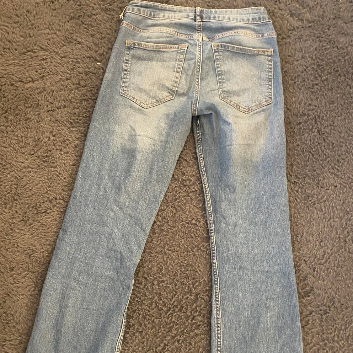 Blå bootcut jeans - 2