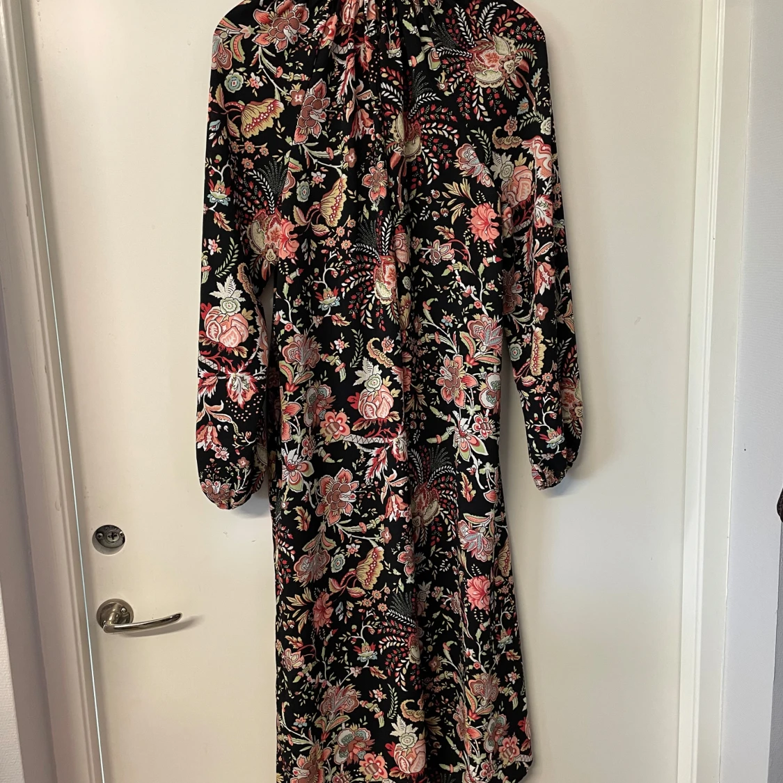 Blommig långklänning från H&M - 1