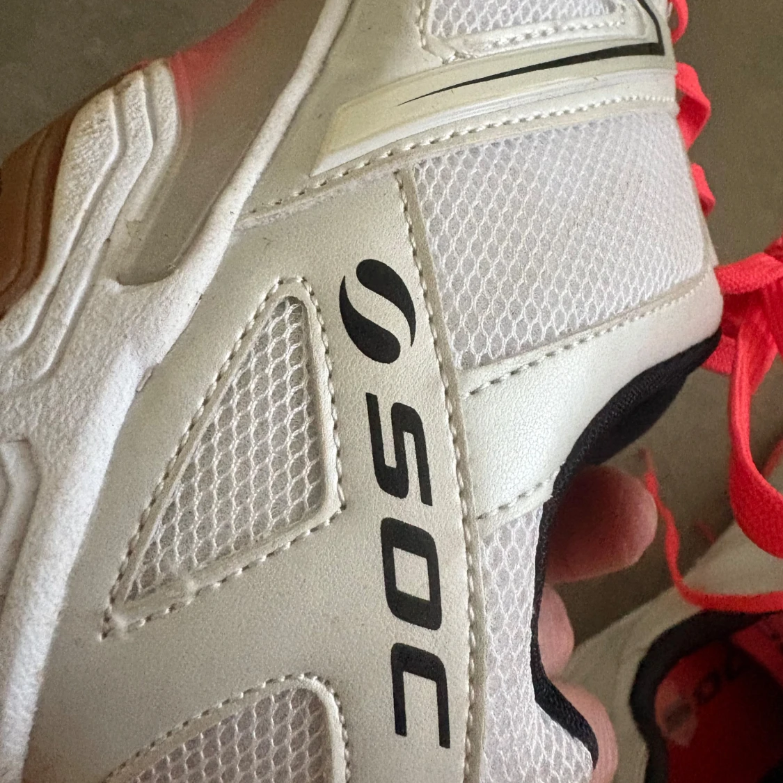 Vita sneakers från SOC - 2