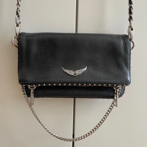 Zadig Voltaire väska mini  - Svart Zadig väska mini. Den är i bra skick. 