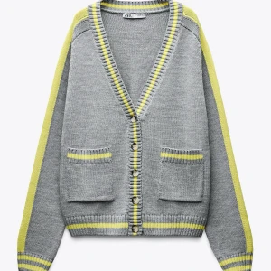 Zara kofta - Säljer min så så så fina kofta från zara!! Nästan aldrig använd, pris kan alltid diskuteras💖💖💖