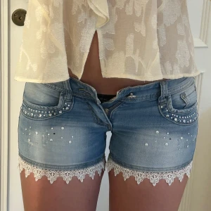 Jeansshorts  - Jätte söta jeansshorts! I W25, så passar xxs-xs💓💓inget speciellt märke!