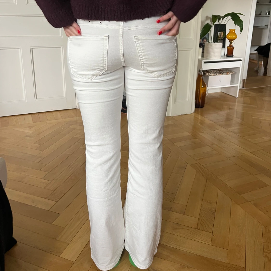Vita lågmidjade bootcut jeans - 1