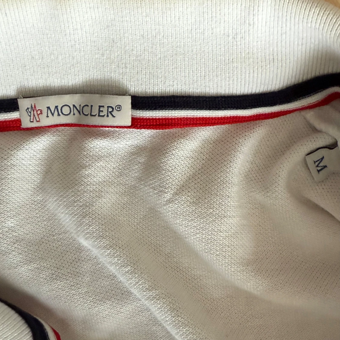 Vit långärmad pikétröja från Moncler - 2