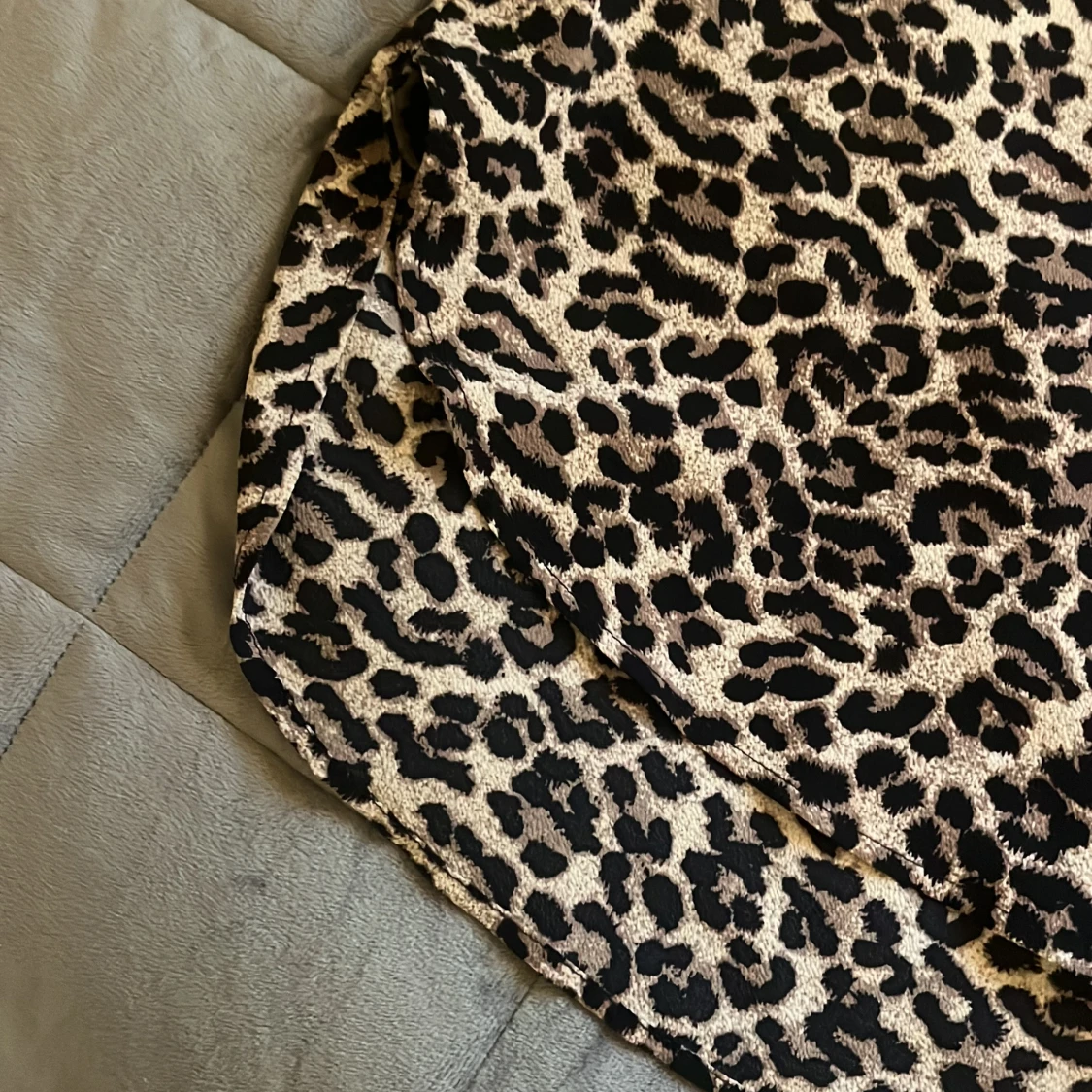 Leopardmönstrad blus från ONLY - 3