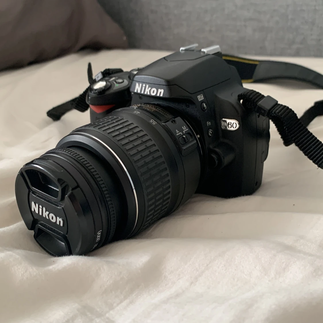 Nikon D60 systemkamera med objektiv och laddare - 3