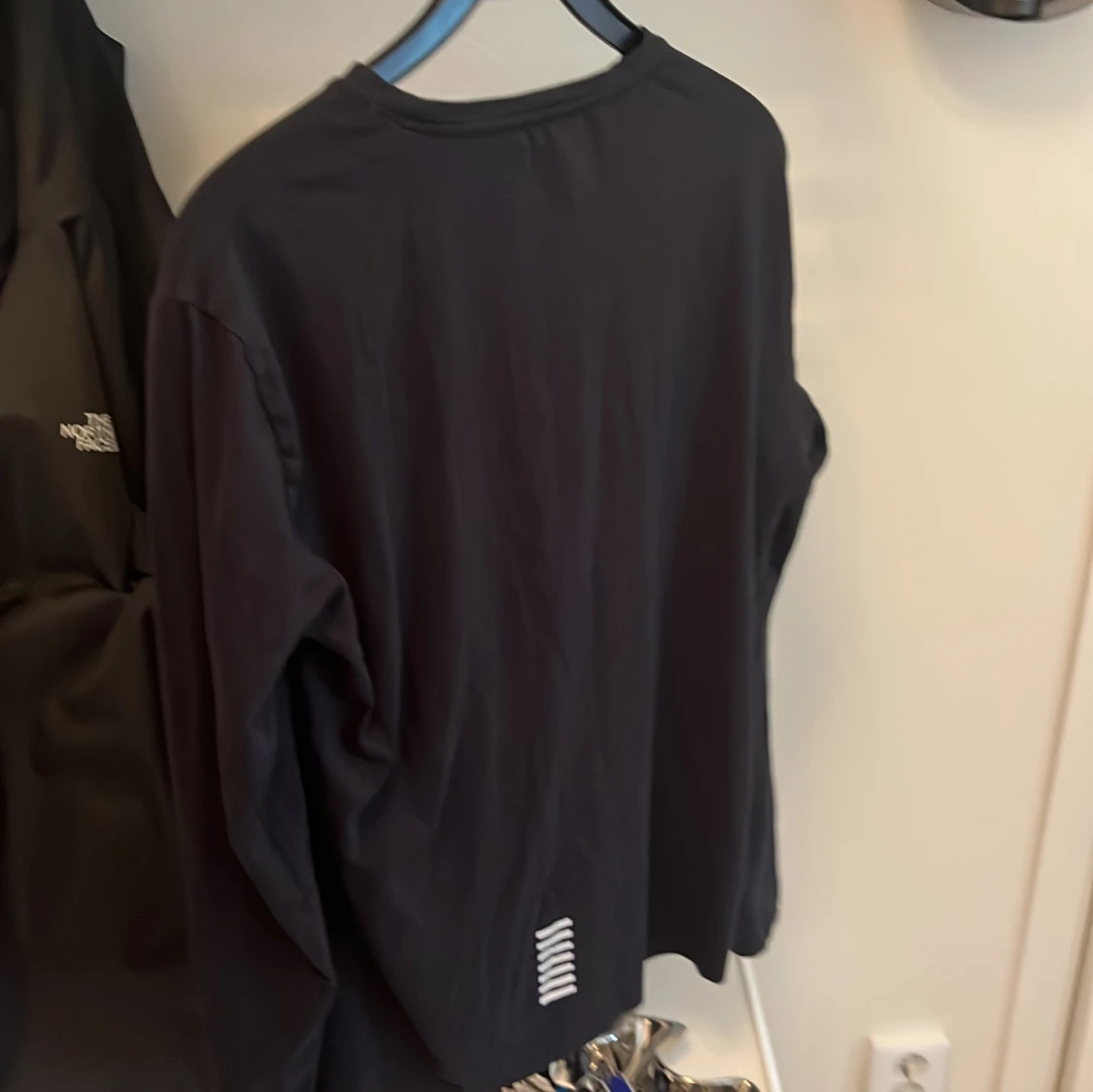 Svart långärmad tröja från EA7 Emporio Armani - 1