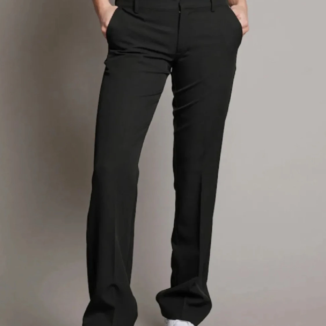 Svarta kostymbyxor 