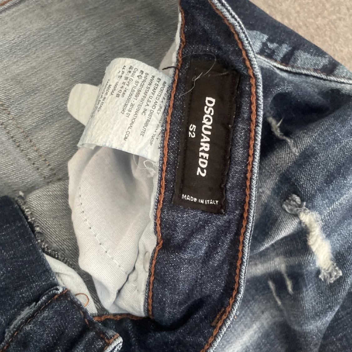 Mörkblå slitna jeans från Dsquared2 - 1