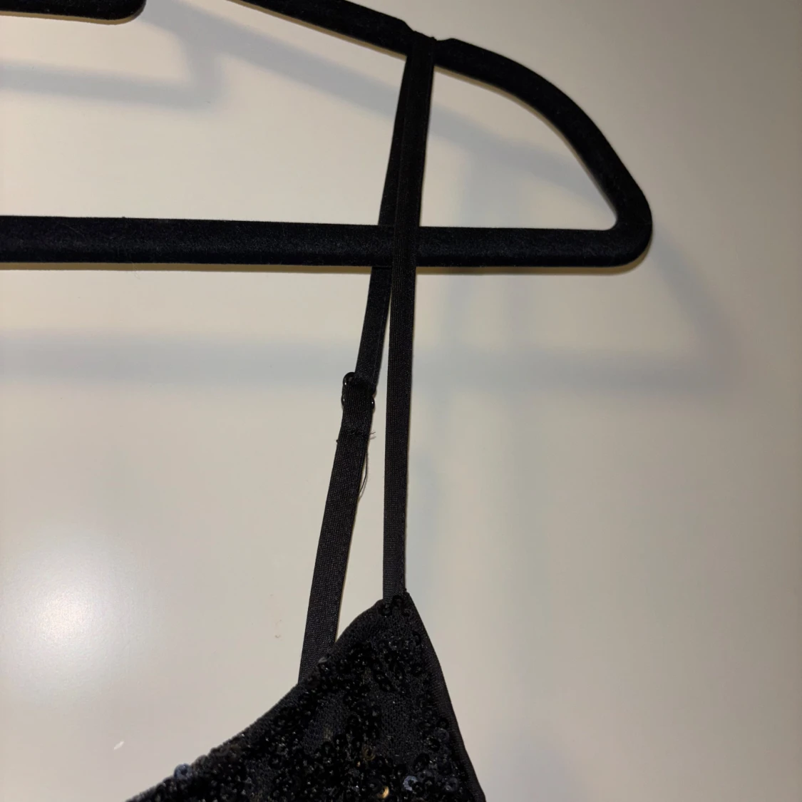 Glittrig långklänning från Bikbok - 1