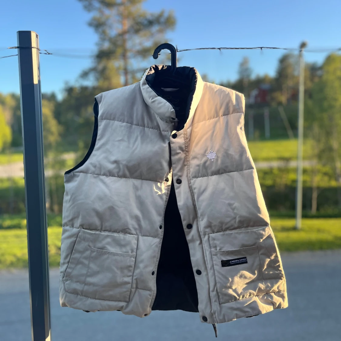 Beige canada goose väst