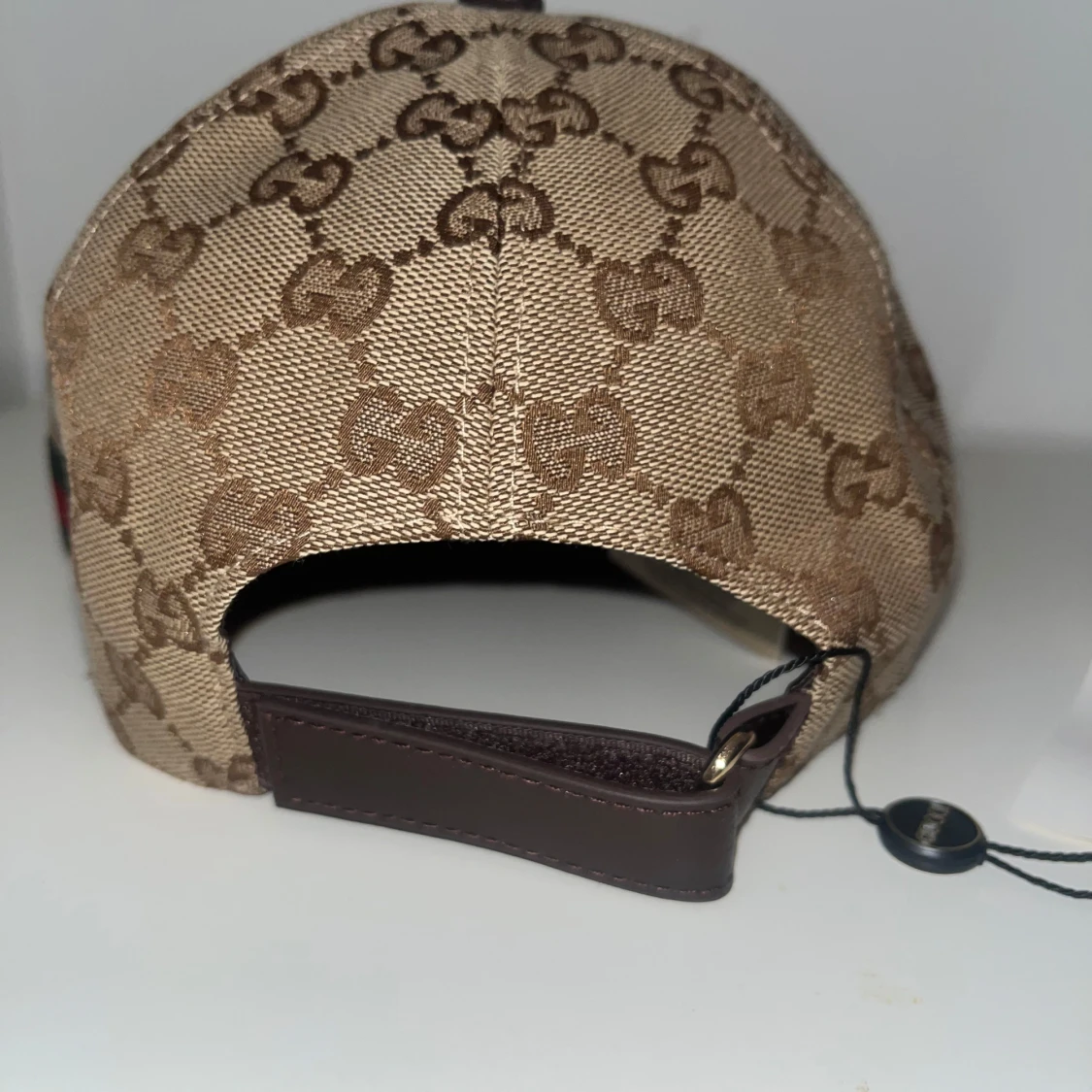 Beige keps från Gucci med GG-mönster - 2