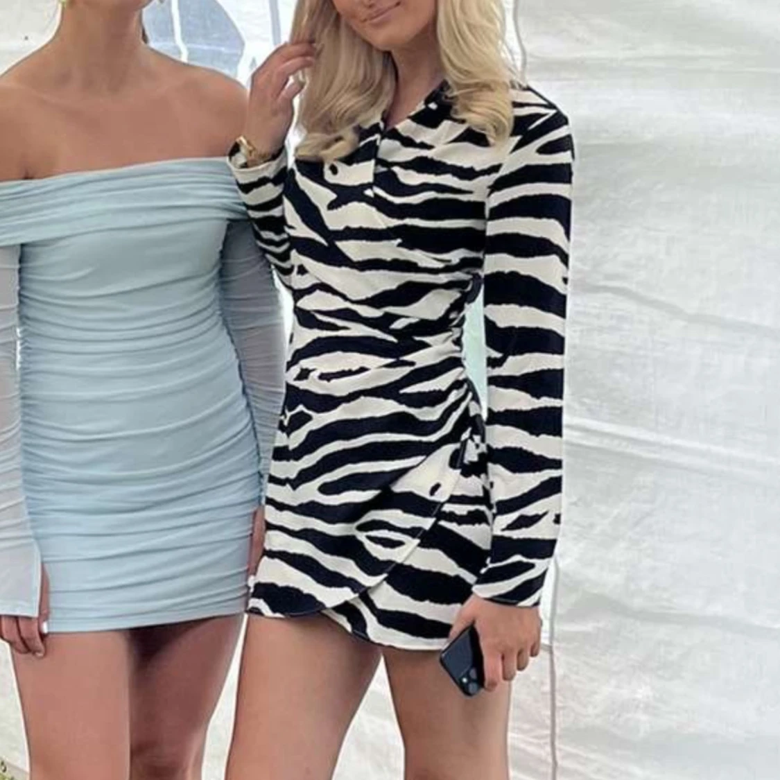 Zebramönstrad omlottklänning med lång ärm