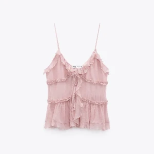 Zara rosa linne - Säljer denna super eftertraktade zara rosa linne som passar med allt. Priset kan även diskuteras😊