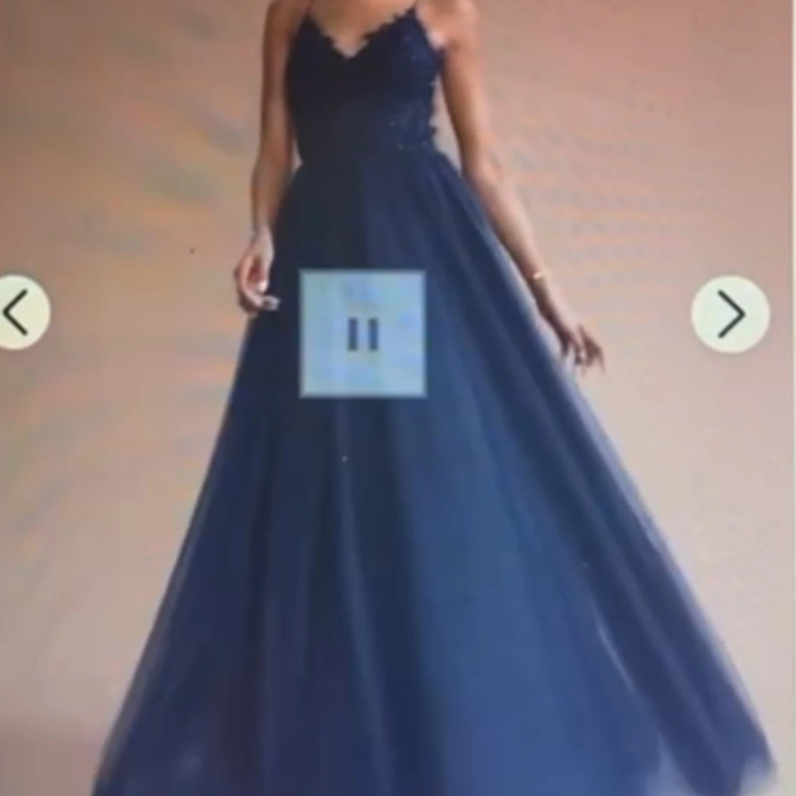 Marinblå långklänning med spets och tyll - 2