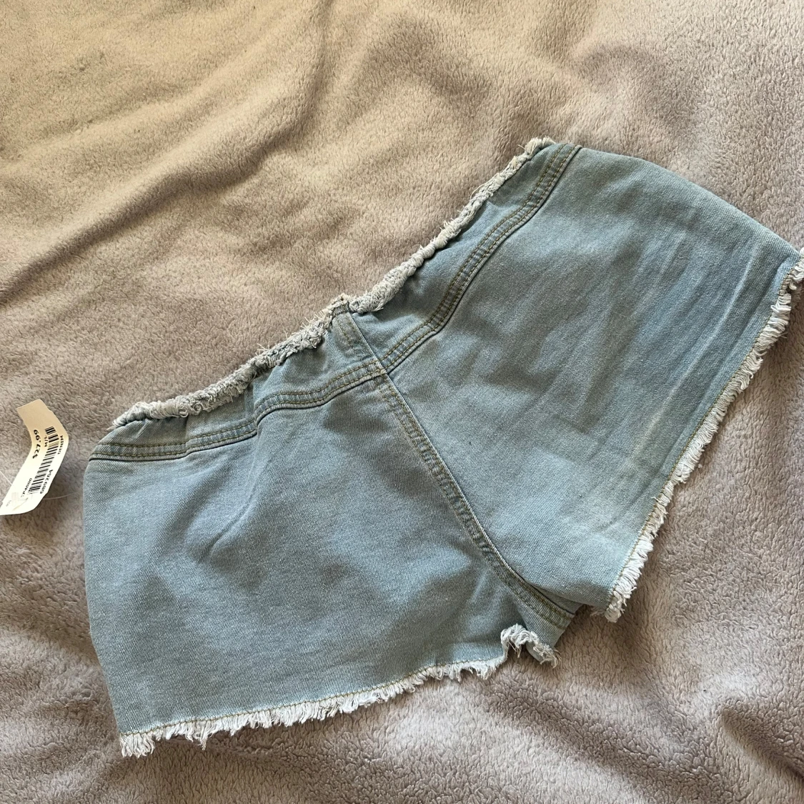 ”No waist” lågmidjade jeansshorts  - 4
