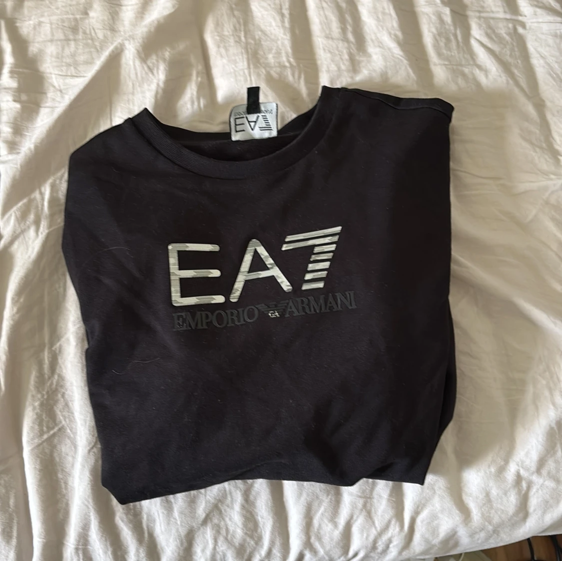 Svart långärmad tröja från Emporio Armani EA7