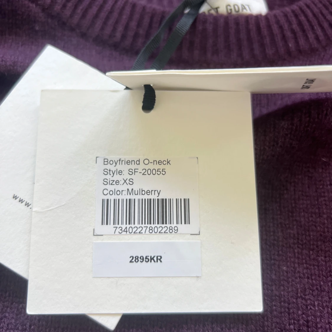 Mörkröd  stickad tröja från Soft Goat - 3