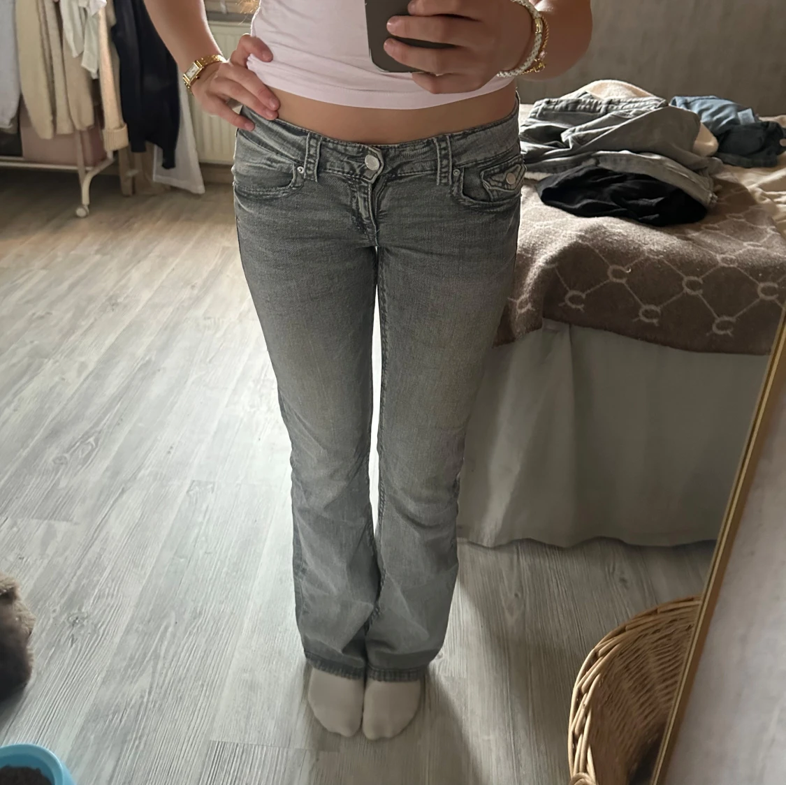 Grå bootcut jeans med låg midja - 1