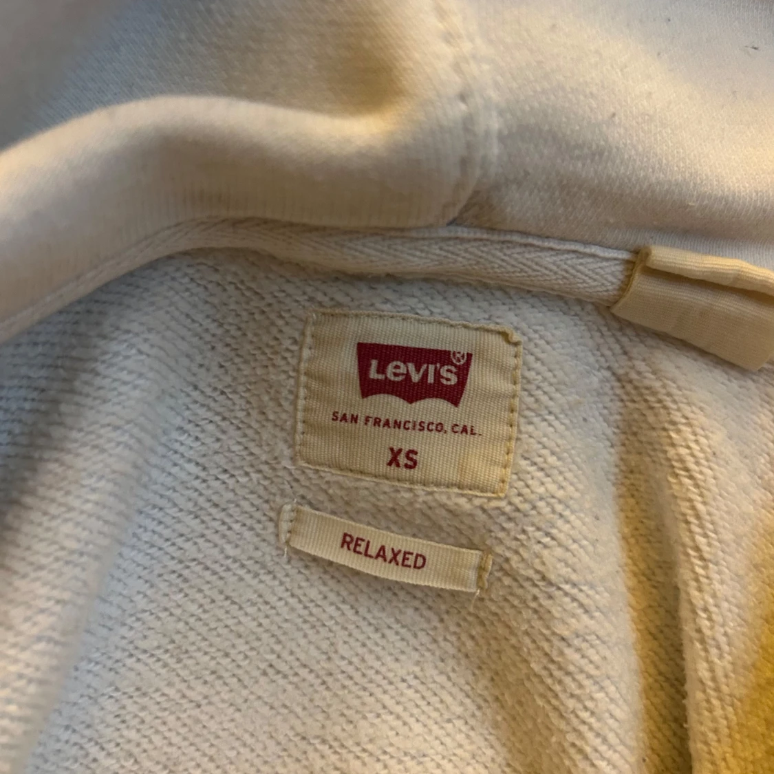 Vit hoodie från Levi's - 1