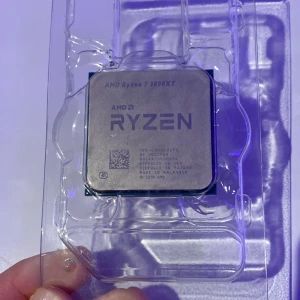 AMD Ryzen 7 3800XT - Kraftfull processor från AMD:s Ryzen-serie, perfekt för gaming och krävande applikationer. Ryzen 7 3800XT erbjuder hög prestanda.