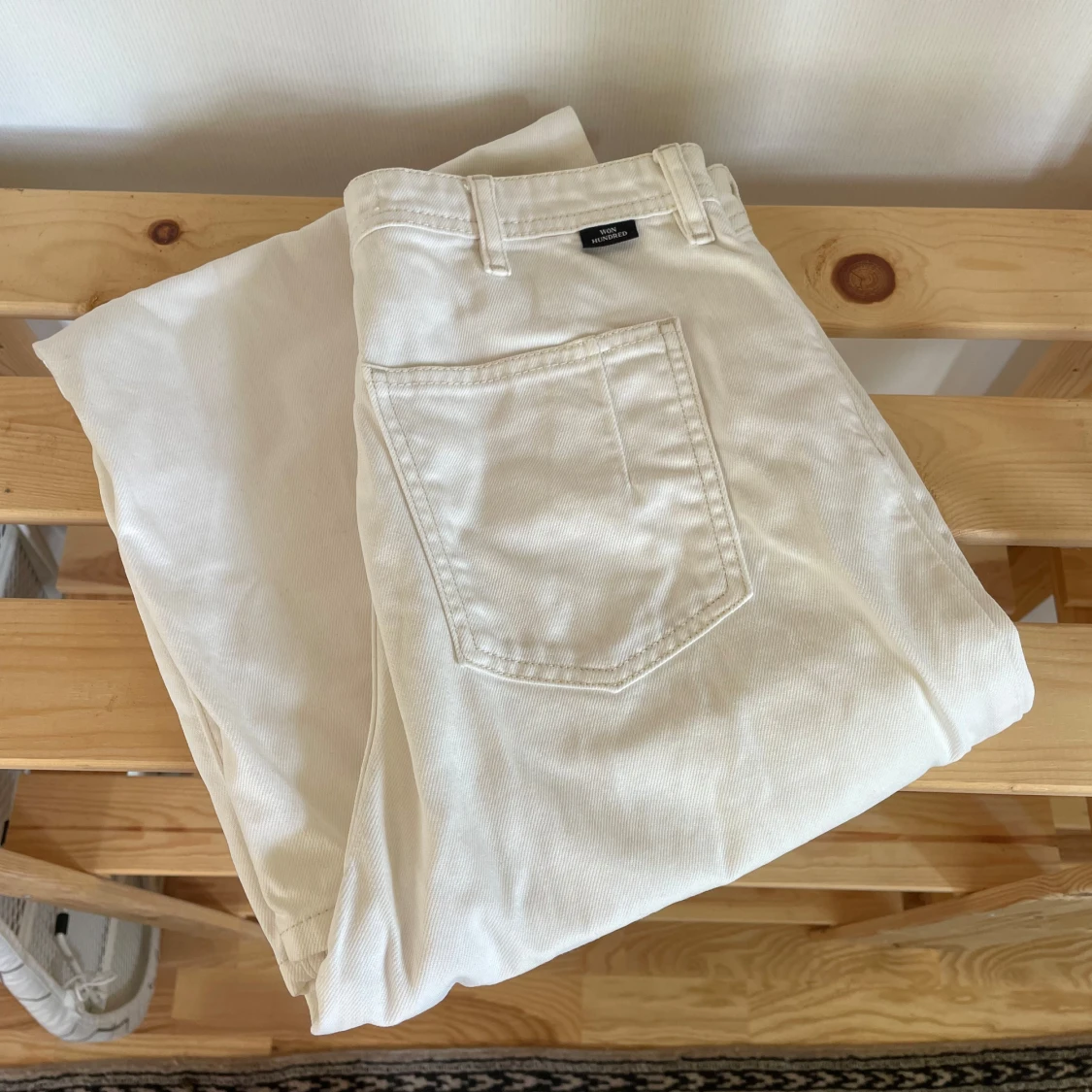 Vita vida jeans från Won Hundred - 1