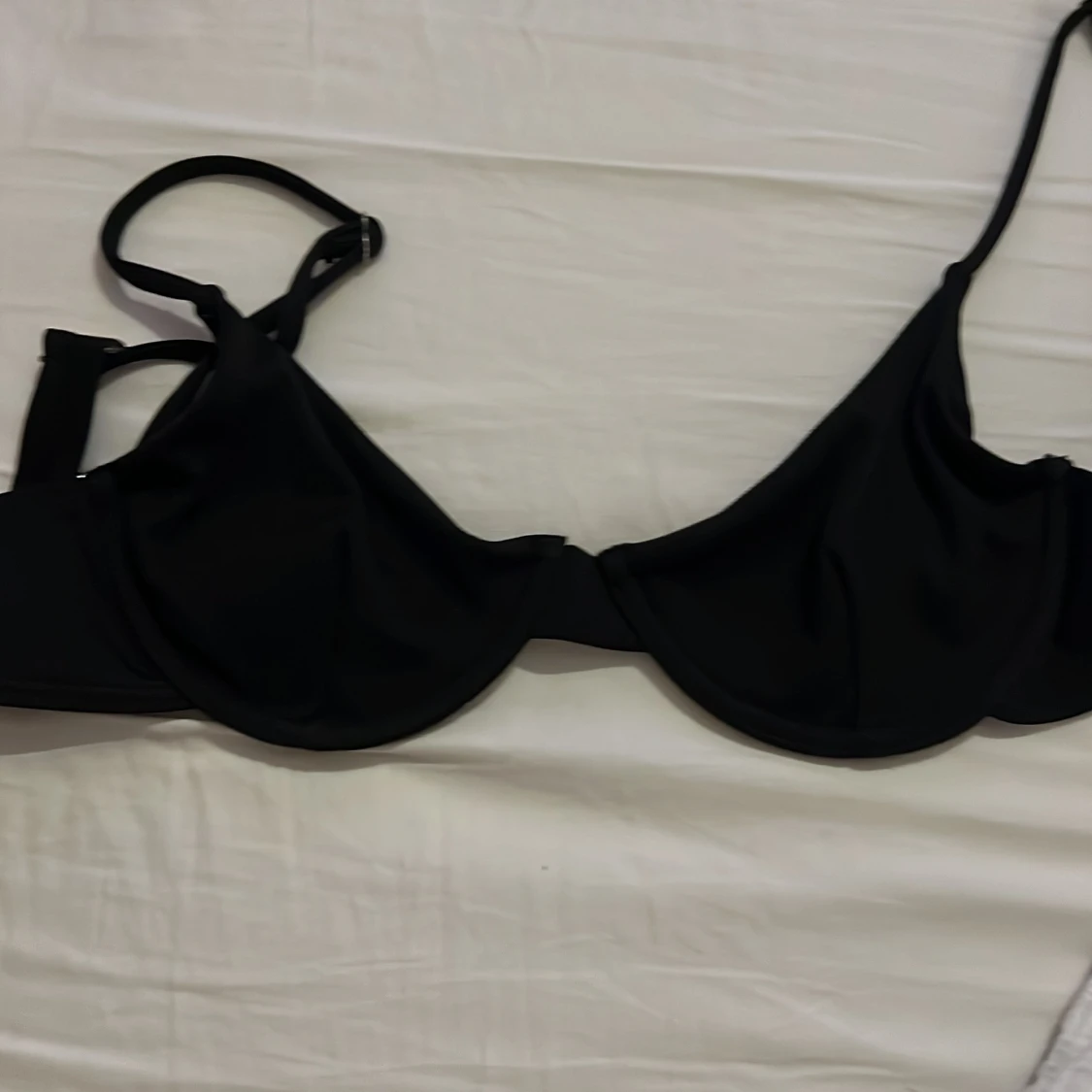 Svart ribbad bikiniöverdel