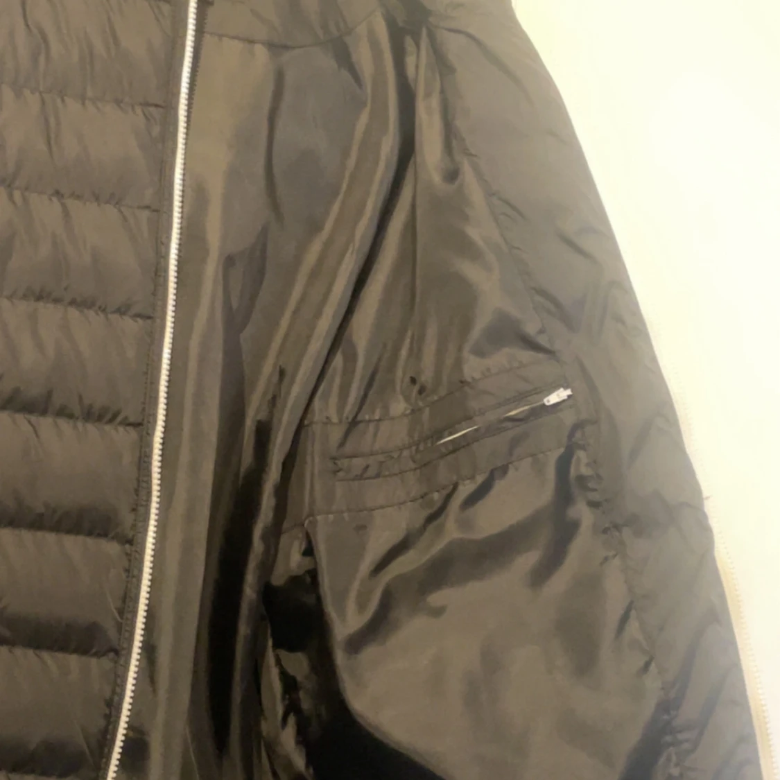 Svart pufferjacka från Urban Classics - 4