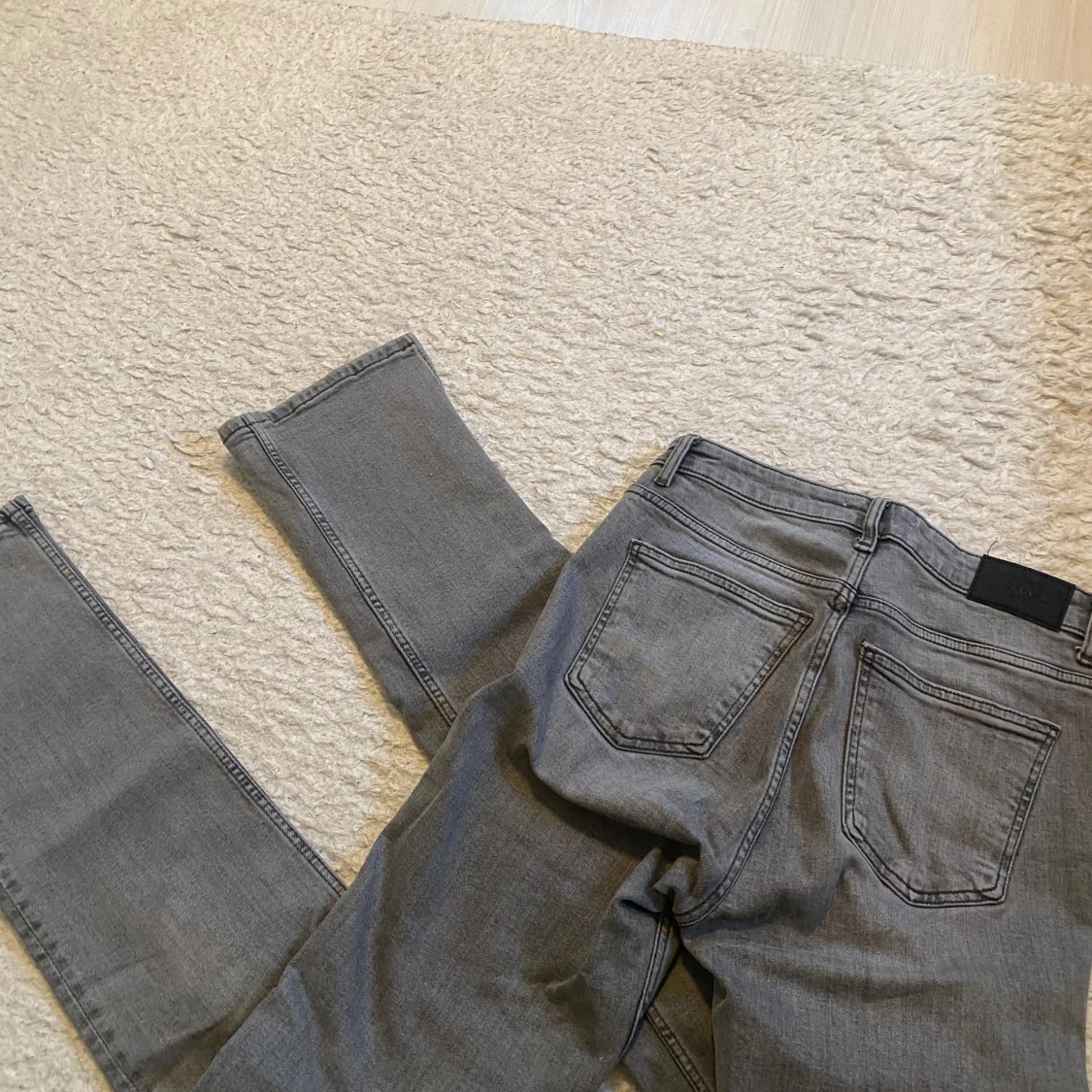 Grå jeans från Zara - 2