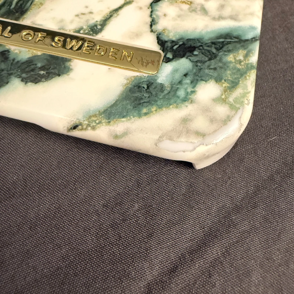 Grönvit marmorerat mobilskal från iDeal of Sweden - 3