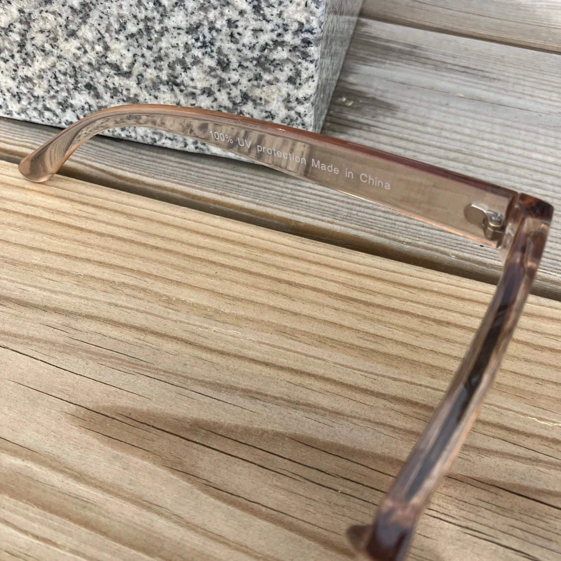 beige solglasögon från NLY Accessories - 2