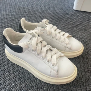 Alexander mcqueen - Bra skick!