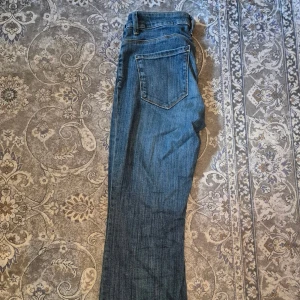 Blå bootcut jeans  - Snygga blå jeans från Lindex 💞