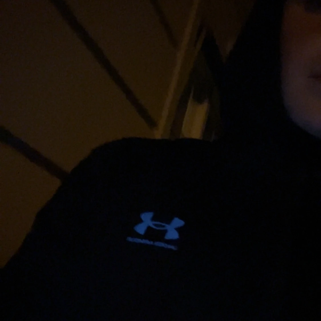 Svart hoodie/fleece från Under Armour - 1