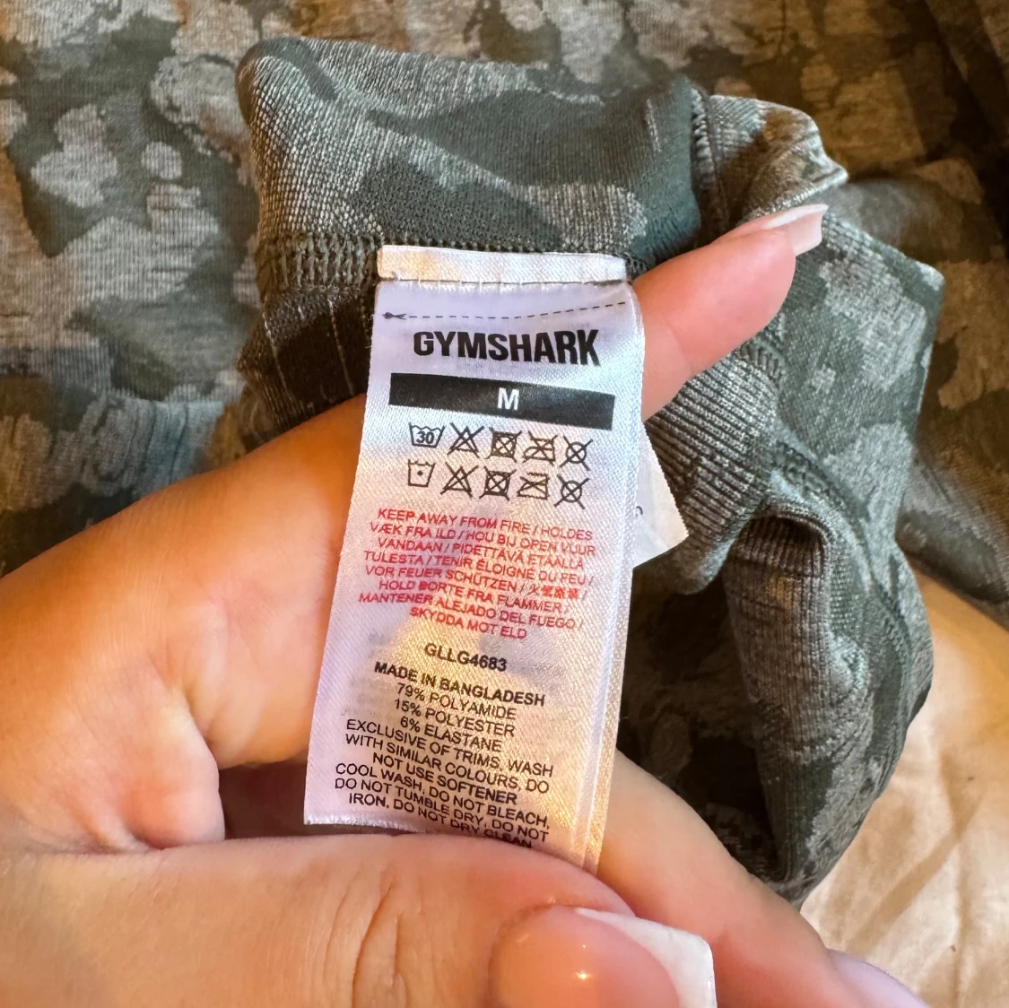 Grå gröna camo tränings thighs från Gymshark - 4