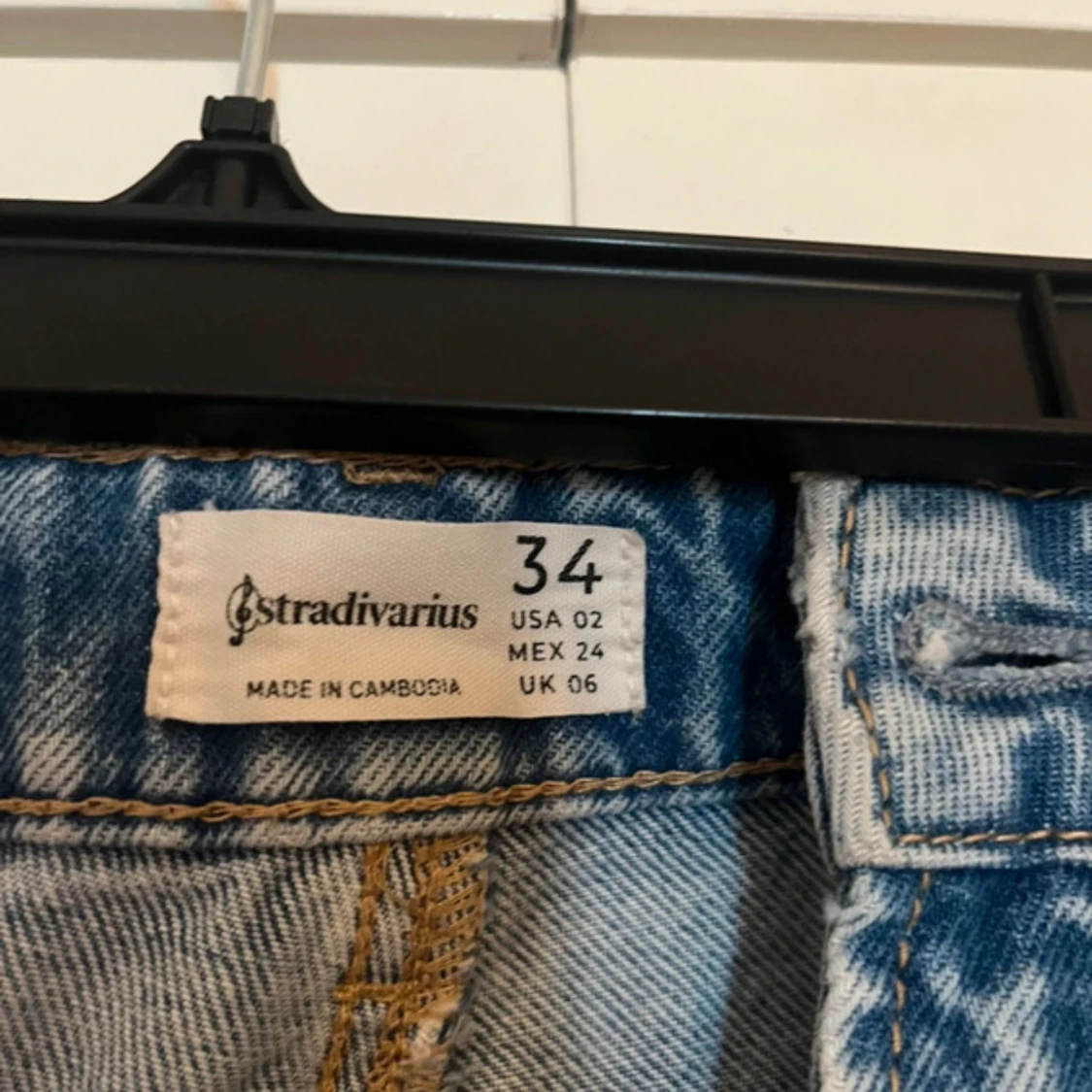 Stradivarius ljusblå wide jeans, stl 34 - 1