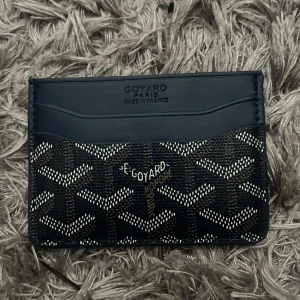 G korthållare  - Korthållare i blått 