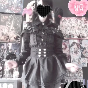 Svart jirai kei coord - Kommer med skjortan och kjol // använd en gång // asiatisk M // kontakta för mer bilder// kontakta innan du köper 