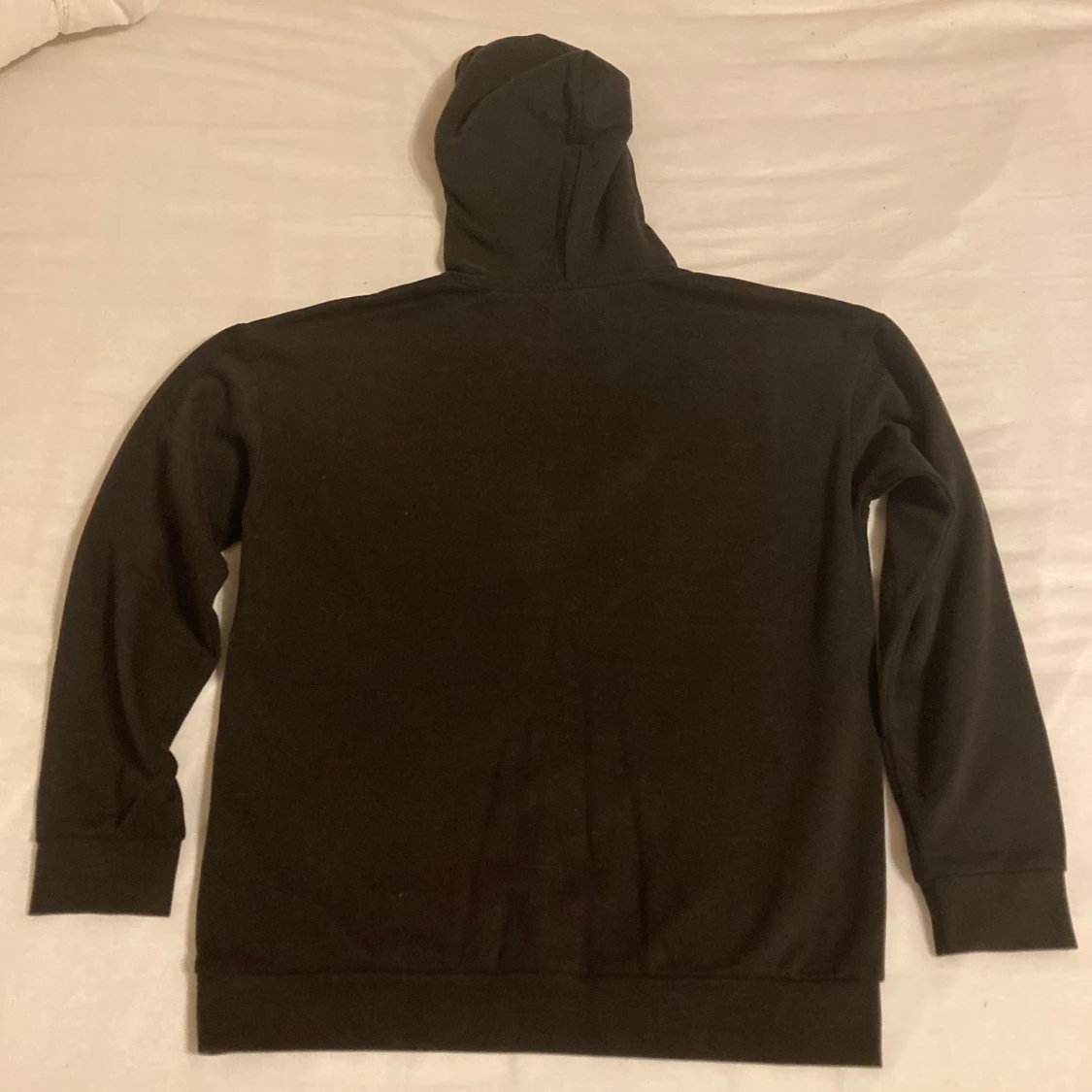 Svart hoodie från Pier One - 1