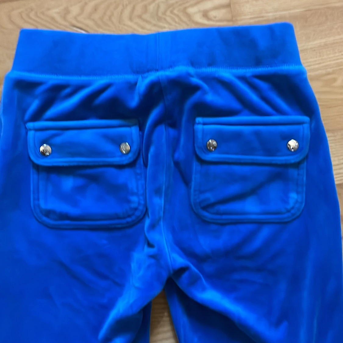 Blåa Juicy Couture mjukisbyxor - 3