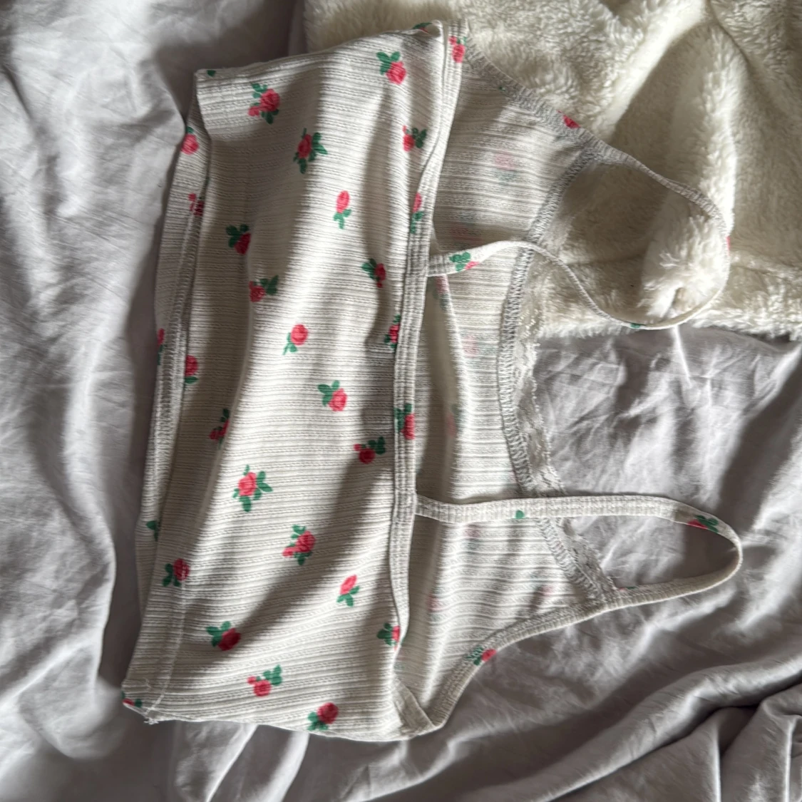 Blommig ribbad linnetopp från SHEIN - 2