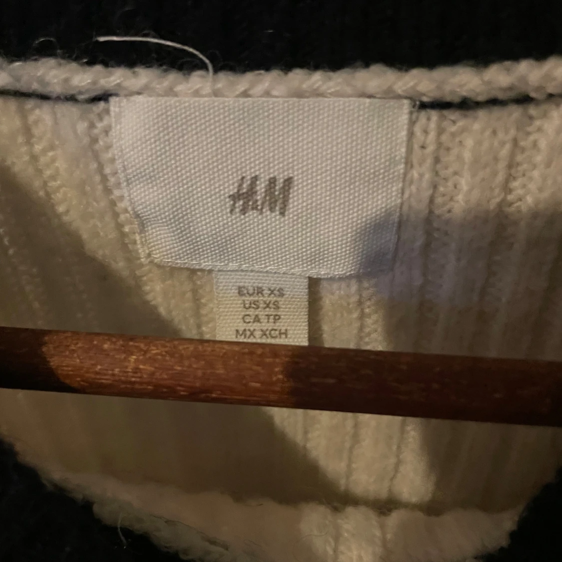 Randig stickad tröja från H&M XS - 1