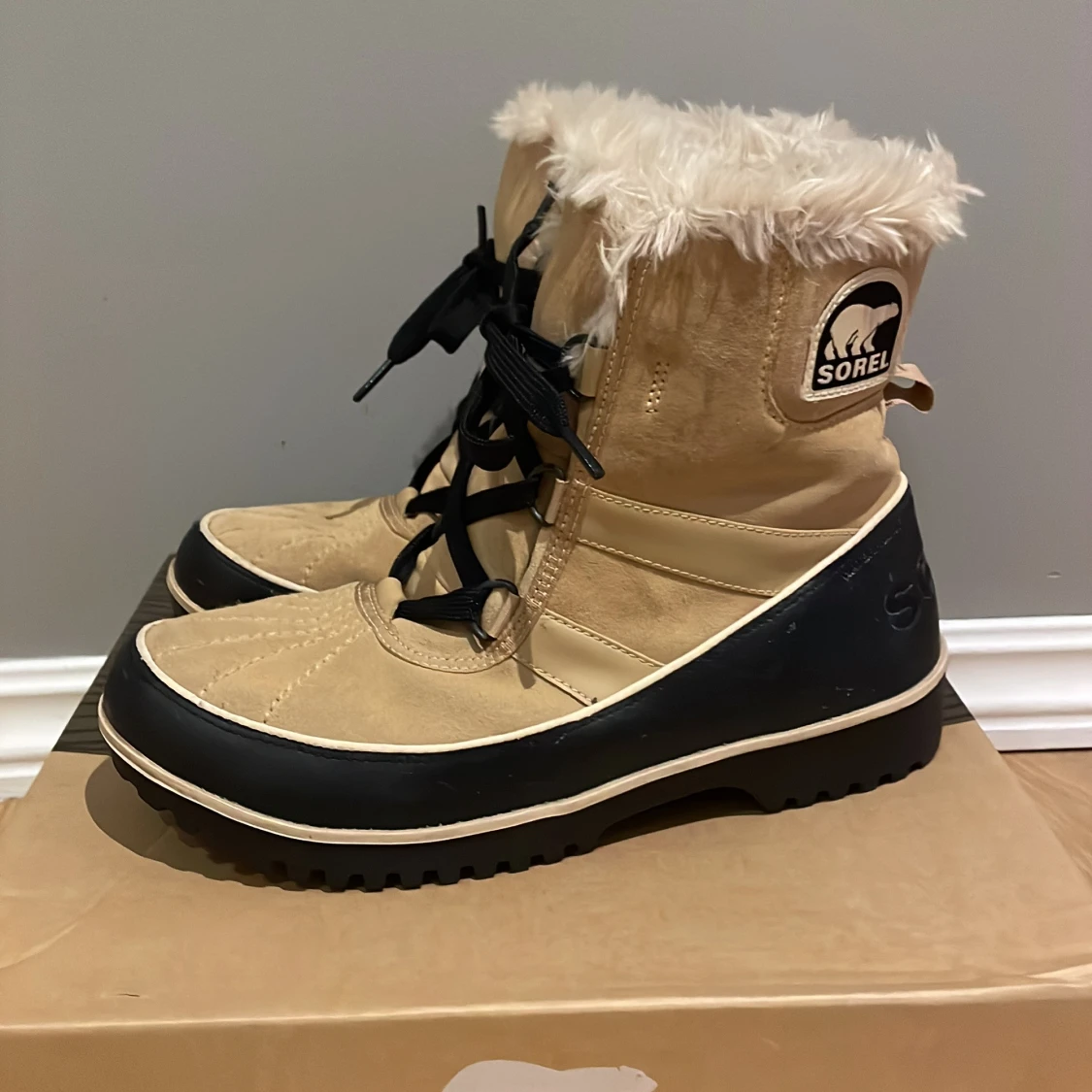 Sorel Tivoli II vinterboots med fuskpäls - 2